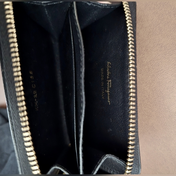 🖤Ferragamo Coin purse - Picture 3 of 3